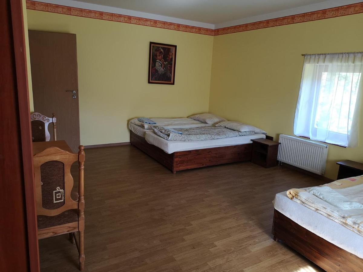 Zamek Ostrowski Villa Chojnik Exterior foto